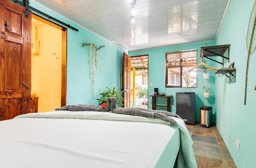 Boutique Rooms River Front At La Junta Dominical Exterior foto